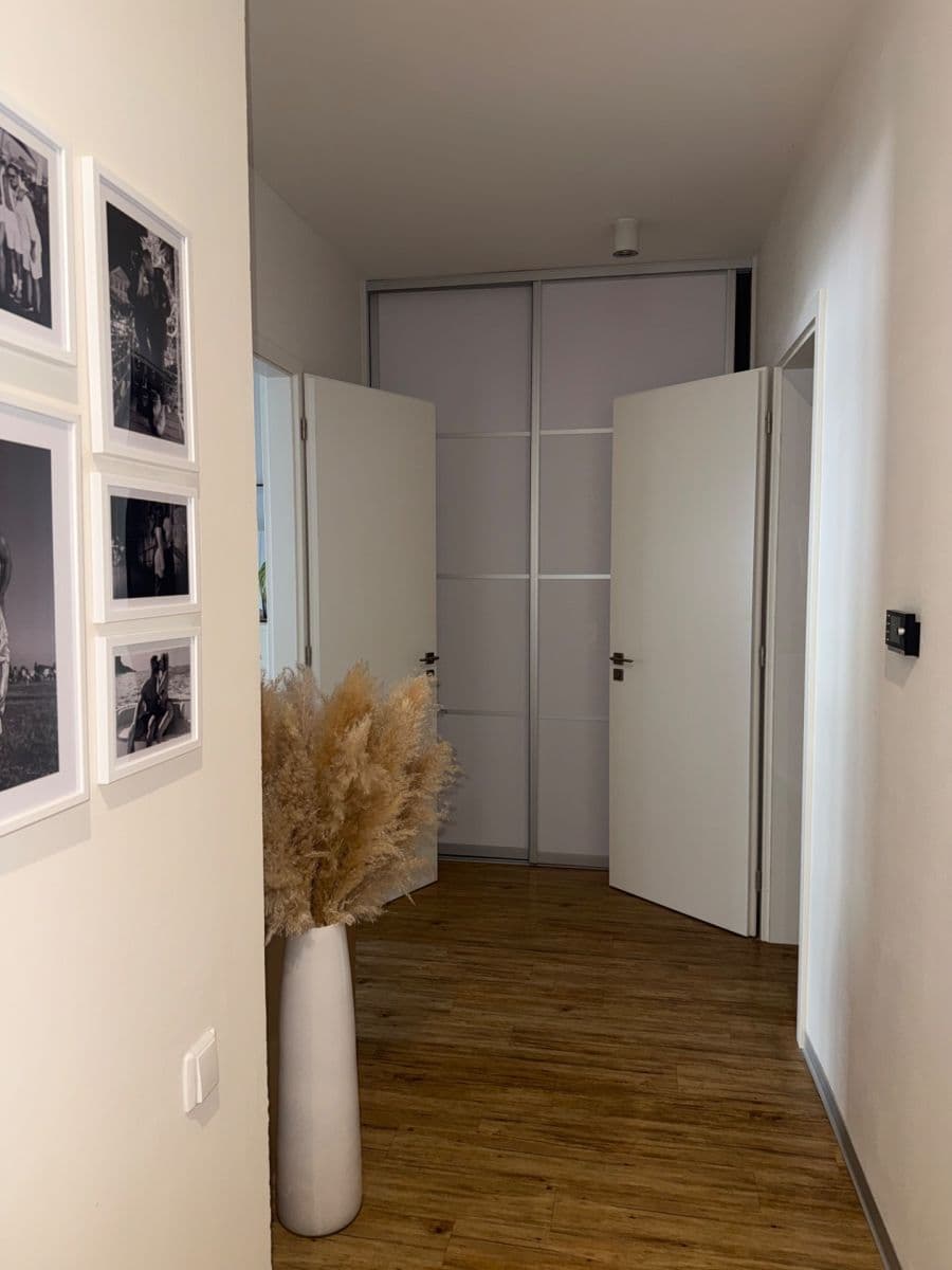 Prenájom bytu 3-izbový 85 m², Ocelářská, Praha, Praha Prenájom bytu 3-izbový 85 m², Ocelářská, Praha, Praha