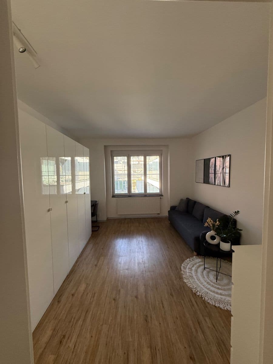 Prenájom bytu 3-izbový 85 m², Ocelářská, Praha, Praha Prenájom bytu 3-izbový 85 m², Ocelářská, Praha, Praha