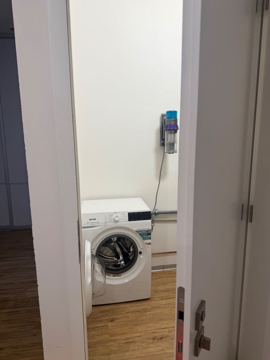 Prenájom bytu 3-izbový 85 m², Ocelářská, Praha, Praha Prenájom bytu 3-izbový 85 m², Ocelářská, Praha, Praha