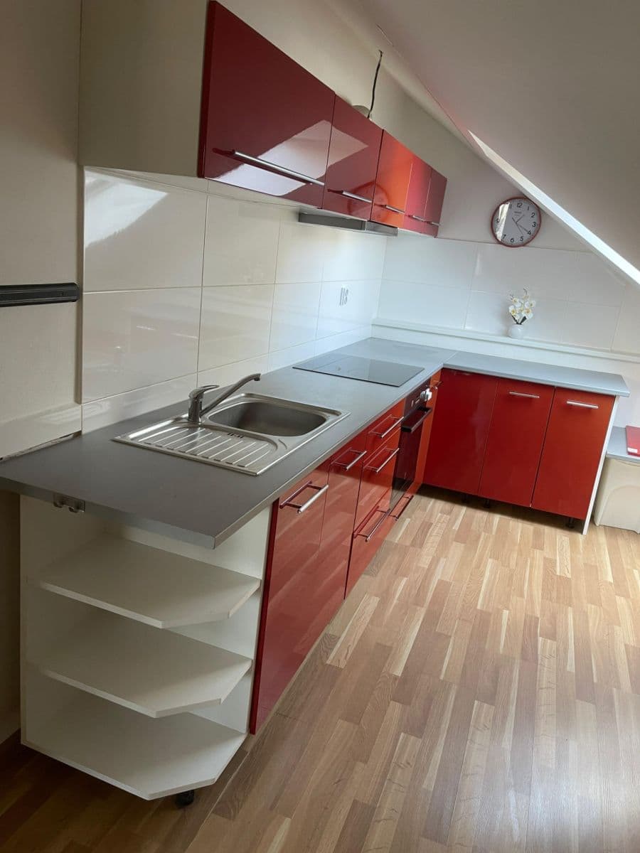 Prenájom bytu 3-izbový 115 m², Dehtínská, Praha, Praha Prenájom bytu 3-izbový 115 m², Dehtínská, Praha, Praha