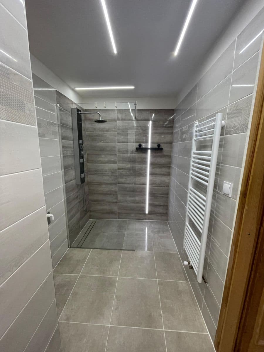 Prenájom bytu 3-izbový 115 m², Dehtínská, Praha, Praha Prenájom bytu 3-izbový 115 m², Dehtínská, Praha, Praha