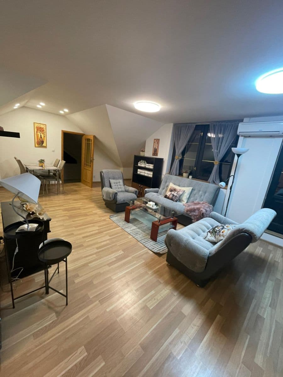 Prenájom bytu 3-izbový 115 m², Dehtínská, Praha, Praha Prenájom bytu 3-izbový 115 m², Dehtínská, Praha, Praha