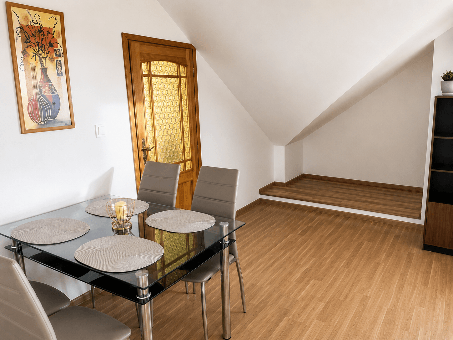Prenájom bytu 3-izbový 115 m², Dehtínská, Praha, Praha Prenájom bytu 3-izbový 115 m², Dehtínská, Praha, Praha