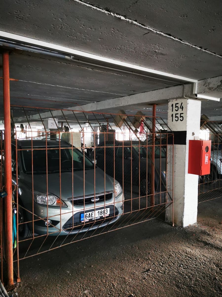 Prenájom garáže 18 m², Praha, Praha Prenájom garáže 18 m², Praha, Praha