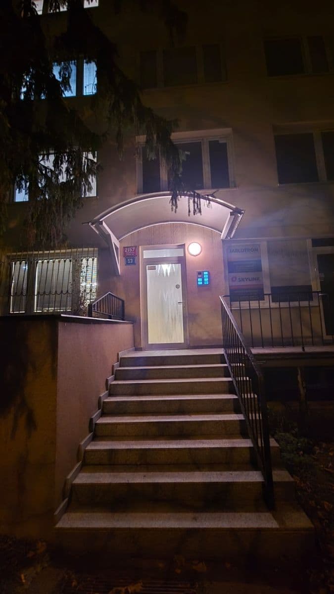 Prenájom bytu 2-izbový 40 m², Pod Strání, Praha, Praha Prenájom bytu 2-izbový 40 m², Pod Strání, Praha, Praha