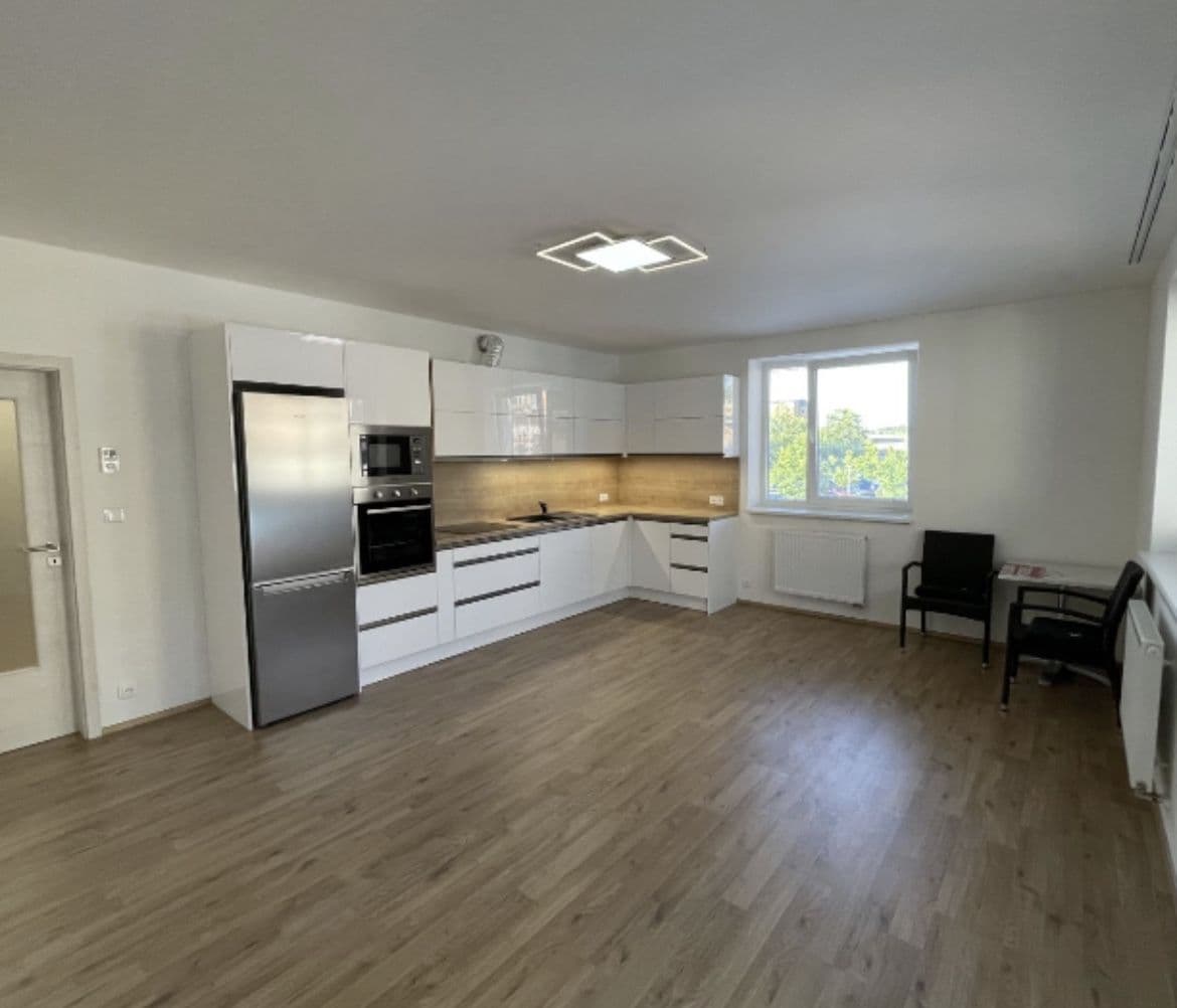 Prenájom bytu 2-izbový 62 m², K Cukrovaru, Odolena Voda, Středočeský kraj Prenájom bytu 2-izbový 62 m², K Cukrovaru, Odolena Voda, Středočeský kraj