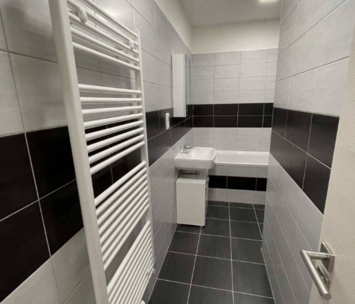 Prenájom bytu 2-izbový 62 m², K Cukrovaru, Odolena Voda, Středočeský kraj Prenájom bytu 2-izbový 62 m², K Cukrovaru, Odolena Voda, Středočeský kraj