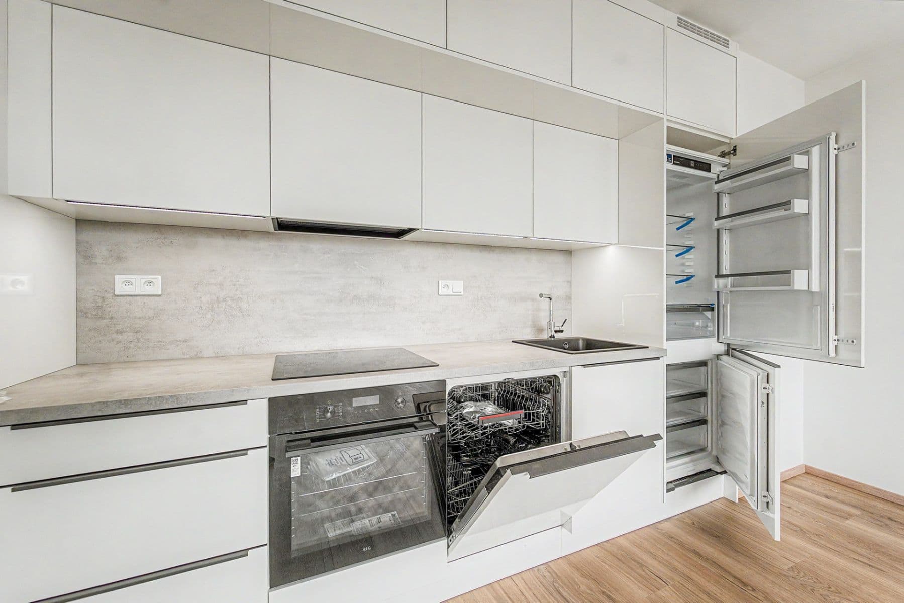 Prenájom bytu 2-izbový 52 m², Hodkovická, Praha, Praha Prenájom bytu 2-izbový 52 m², Hodkovická, Praha, Praha