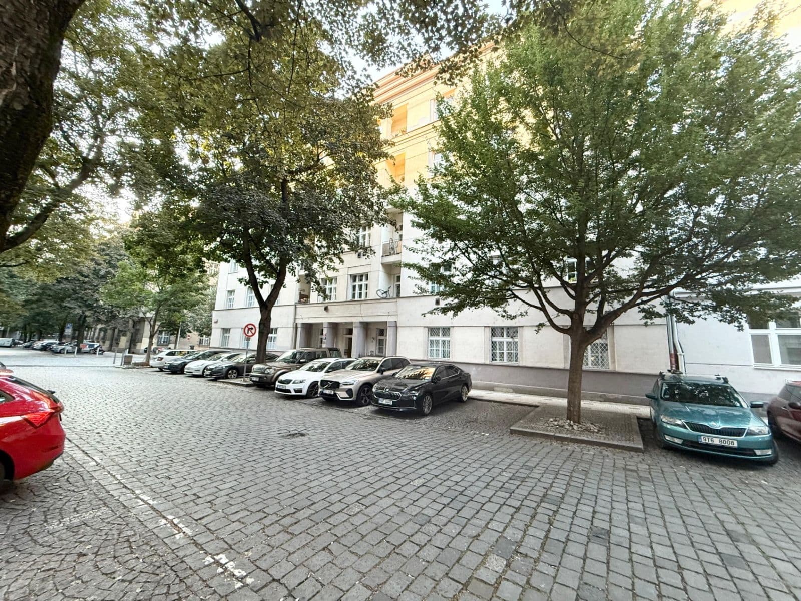 Prenájom bytu 2-izbový 70 m², Národní obrany, Praha, Praha Prenájom bytu 2-izbový 70 m², Národní obrany, Praha, Praha