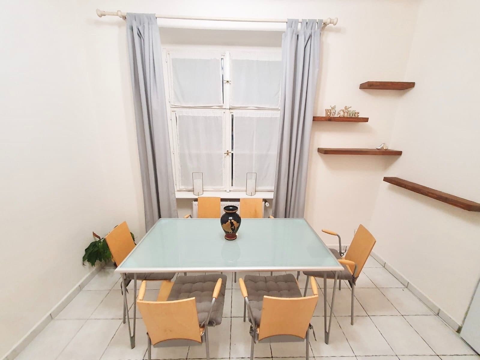 Prenájom bytu 2-izbový 60 m², Národní obrany, Praha, Praha Prenájom bytu 2-izbový 60 m², Národní obrany, Praha, Praha