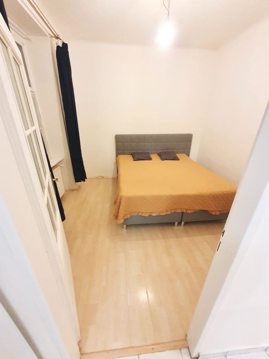 Prenájom bytu 2-izbový 60 m², Národní obrany, Praha, Praha Prenájom bytu 2-izbový 60 m², Národní obrany, Praha, Praha
