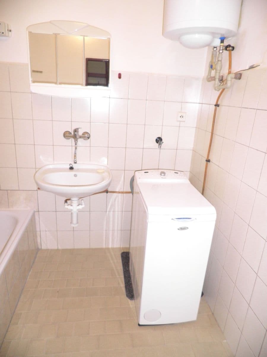 Prenájom bytu 1-izbový 32 m², Erbenova, Písek, Jihočeský kraj Prenájom bytu 1-izbový 32 m², Erbenova, Písek, Jihočeský kraj