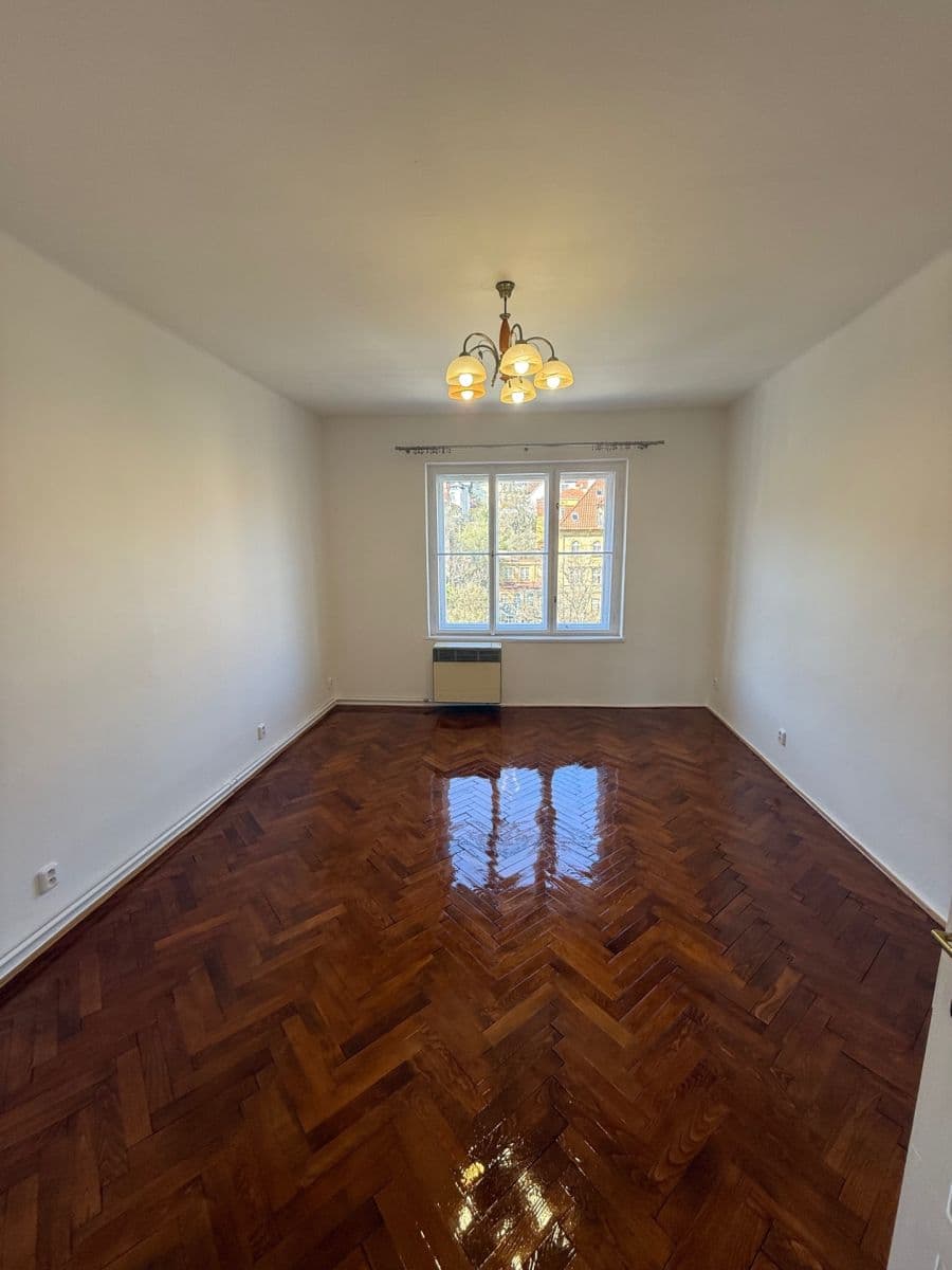 Prenájom bytu 1-izbový 39 m², Francouzská, Praha, Praha Prenájom bytu 1-izbový 39 m², Francouzská, Praha, Praha