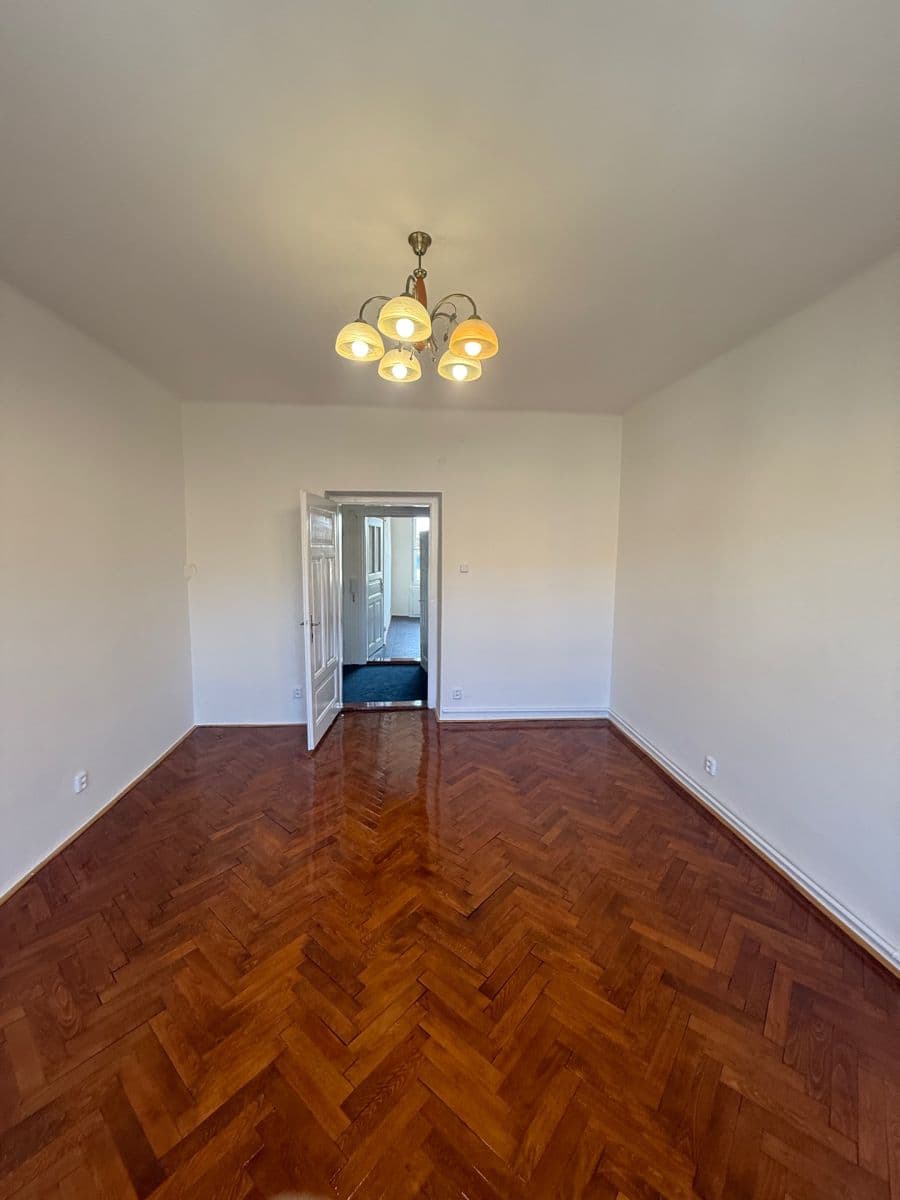 Prenájom bytu 1-izbový 39 m², Francouzská, Praha, Praha Prenájom bytu 1-izbový 39 m², Francouzská, Praha, Praha