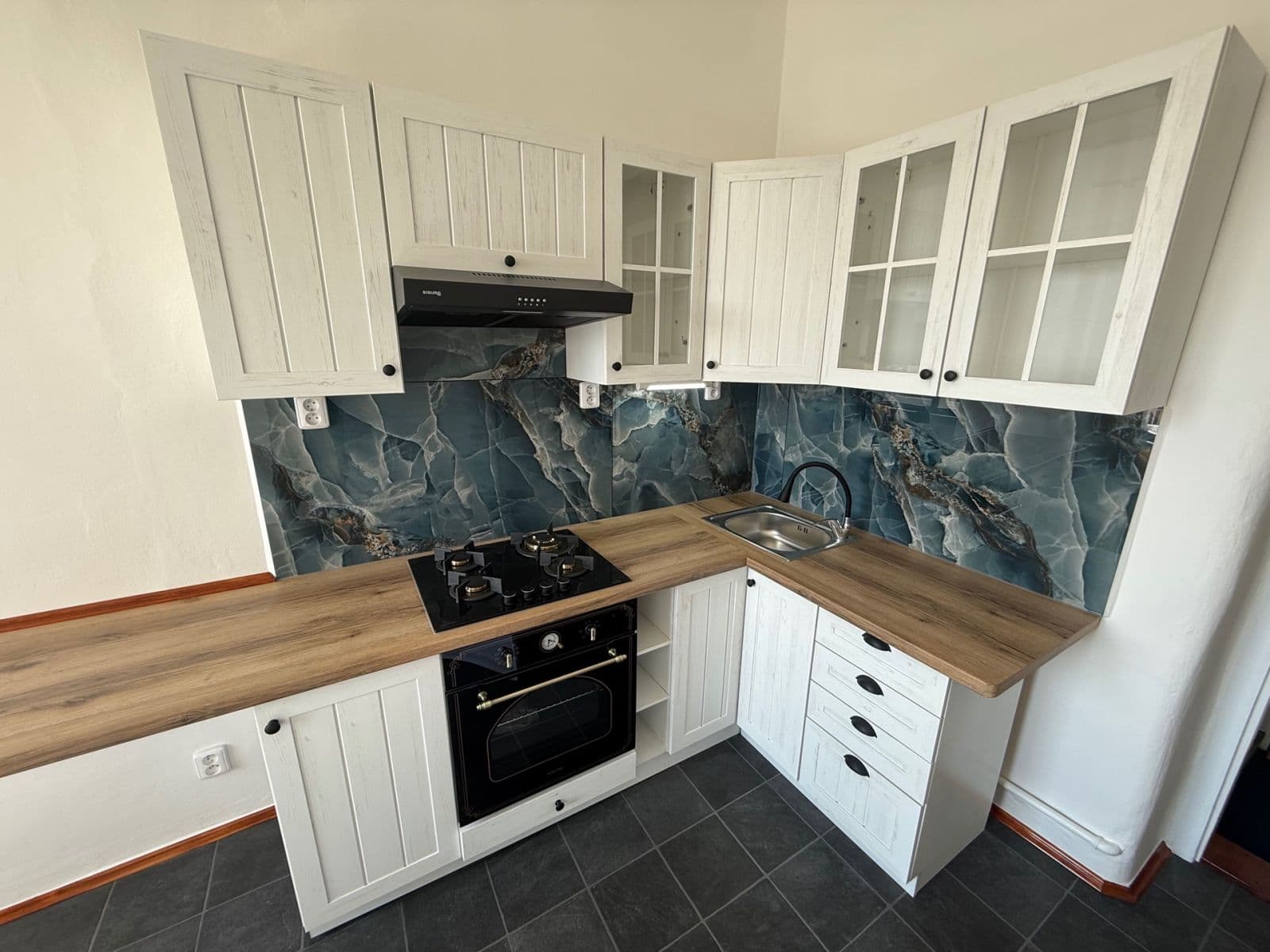 Prenájom bytu 1-izbový 39 m², Francouzská, Praha, Praha Prenájom bytu 1-izbový 39 m², Francouzská, Praha, Praha