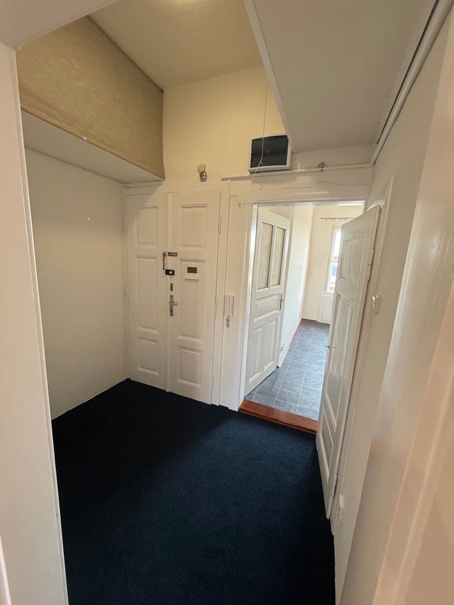 Prenájom bytu 1-izbový 39 m², Francouzská, Praha, Praha Prenájom bytu 1-izbový 39 m², Francouzská, Praha, Praha