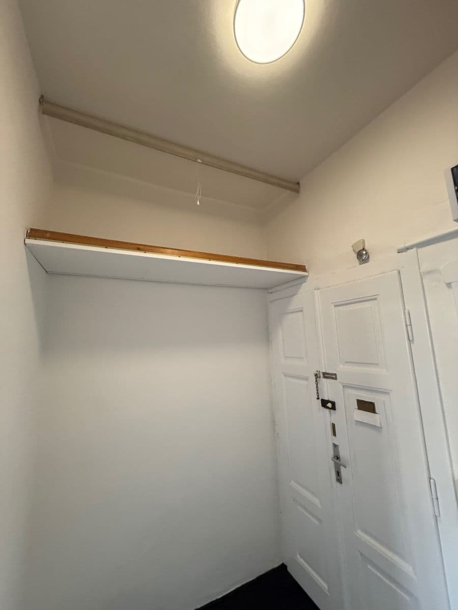 Prenájom bytu 1-izbový 39 m², Francouzská, Praha, Praha Prenájom bytu 1-izbový 39 m², Francouzská, Praha, Praha