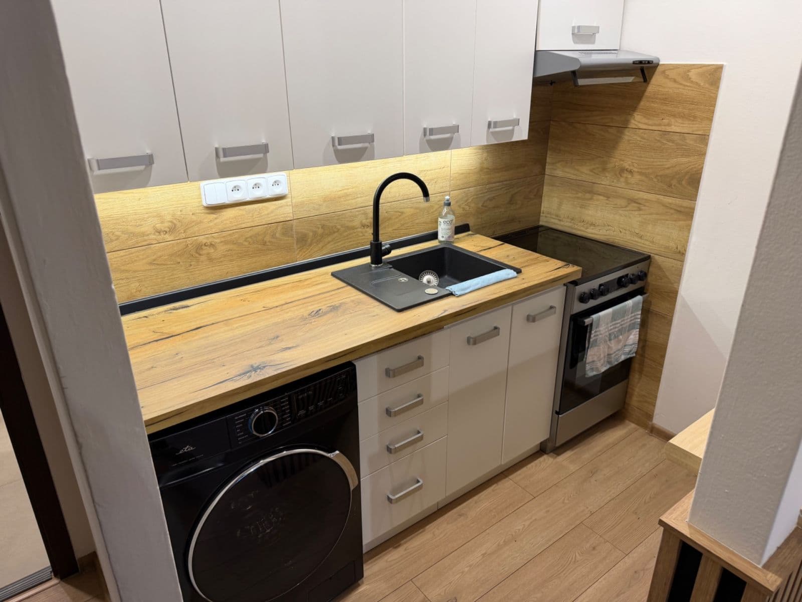 Predaj bytu 1-izbový 27 m², Dolní Jasenka, Vsetín, Zlínský kraj Predaj bytu 1-izbový 27 m², Dolní Jasenka, Vsetín, Zlínský kraj