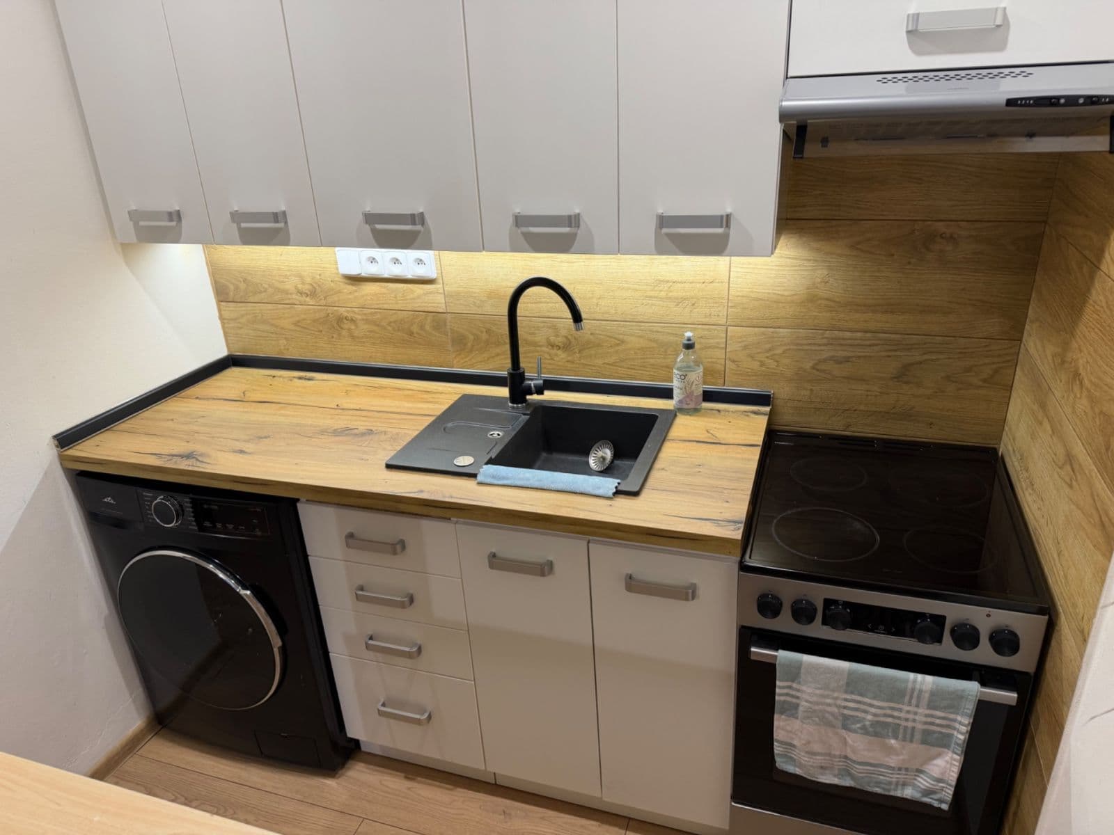 Predaj bytu 1-izbový 27 m², Dolní Jasenka, Vsetín, Zlínský kraj Predaj bytu 1-izbový 27 m², Dolní Jasenka, Vsetín, Zlínský kraj