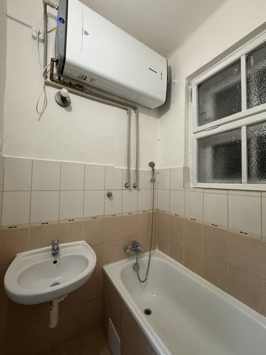 Prenájom bytu 2-izbový 60 m², Ve Smečkách, Praha, Praha Prenájom bytu 2-izbový 60 m², Ve Smečkách, Praha, Praha