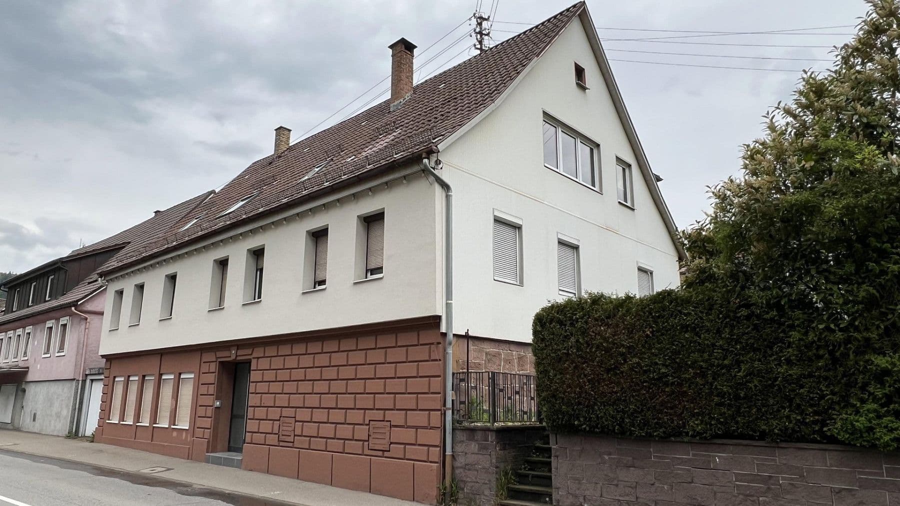 Prenájom bytu 3-izbový 100 m², Hauptstraße, Bad Wildbad, Bádensko-Wurttembersko Prenájom bytu 3-izbový 100 m², Hauptstraße, Bad Wildbad, Bádensko-Wurttembersko