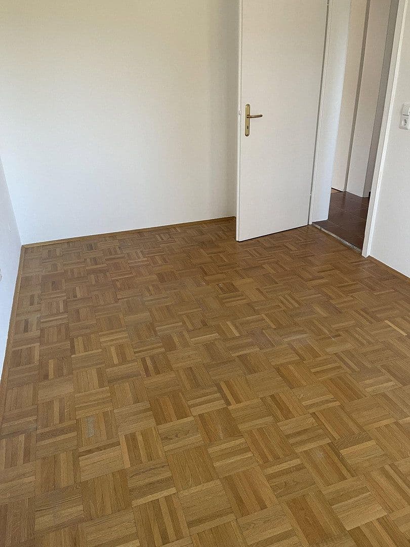 Prenájom bytu 3-izbový 70 m², Planegg, Bavorsko Prenájom bytu 3-izbový 70 m², Planegg, Bavorsko