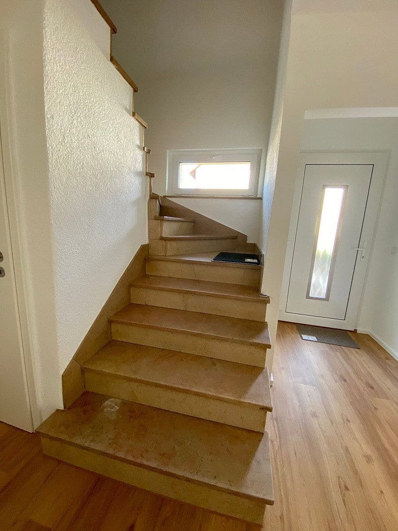 Prenájom bytu 4-izbový 105 m², Püttlingen, Sársko Prenájom bytu 4-izbový 105 m², Püttlingen, Sársko