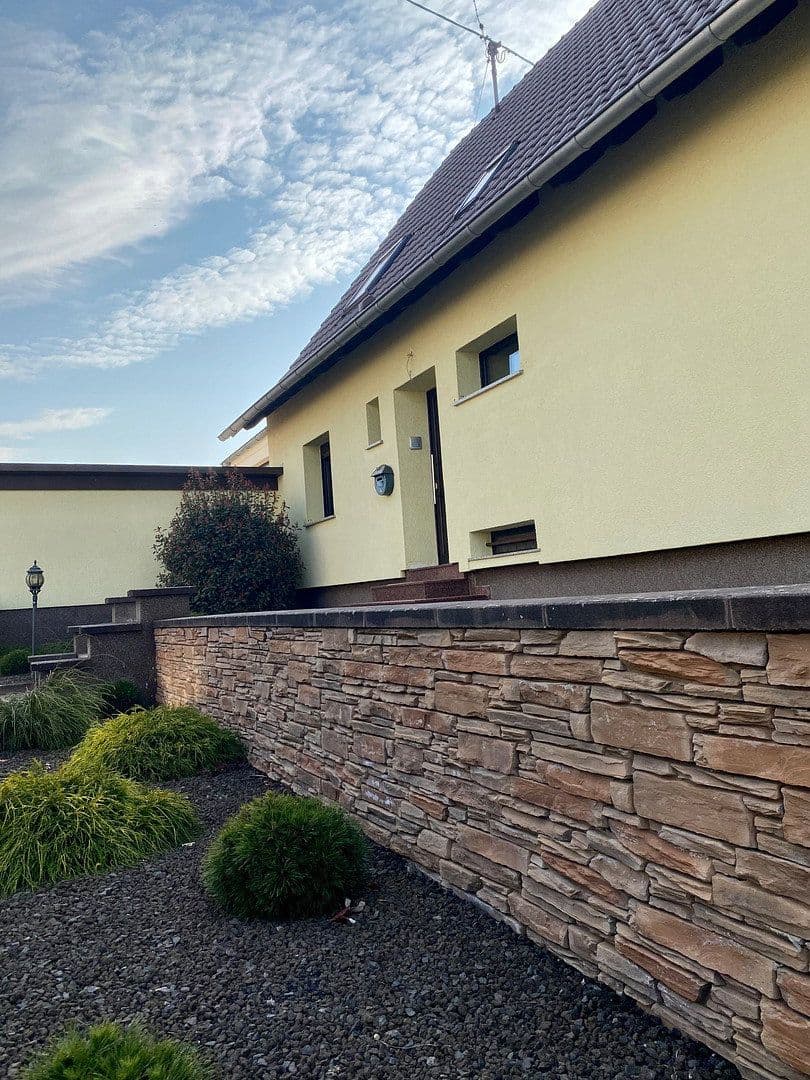 Prenájom bytu 4-izbový 105 m², Püttlingen, Sársko Prenájom bytu 4-izbový 105 m², Püttlingen, Sársko