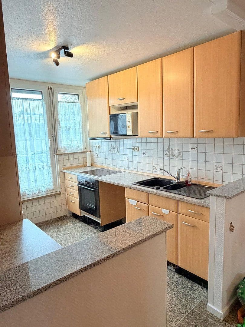 Prenájom bytu 4-izbový 94 m², Moldaustr.8, Ludwigsburg, Bádensko-Wurttembersko Prenájom bytu 4-izbový 94 m², Moldaustr.8, Ludwigsburg, Bádensko-Wurttembersko