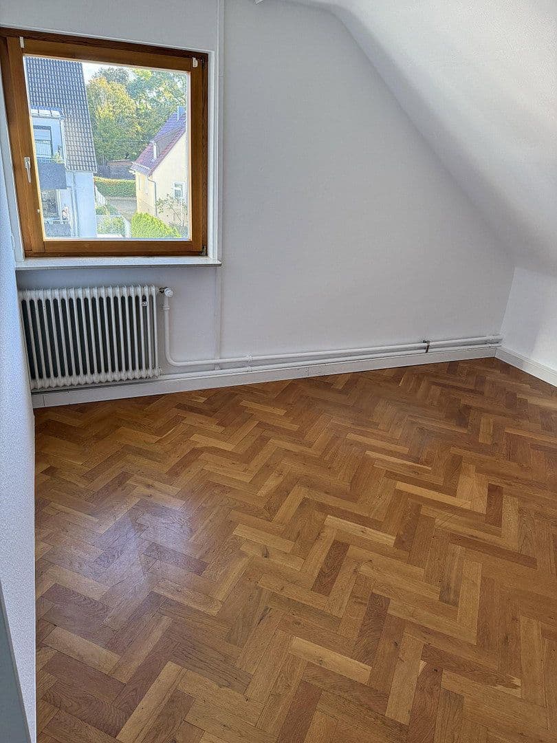 Prenájom kancelárie 100 m², Stuttgart, Bádensko-Wurttembersko Prenájom kancelárie 100 m², Stuttgart, Bádensko-Wurttembersko