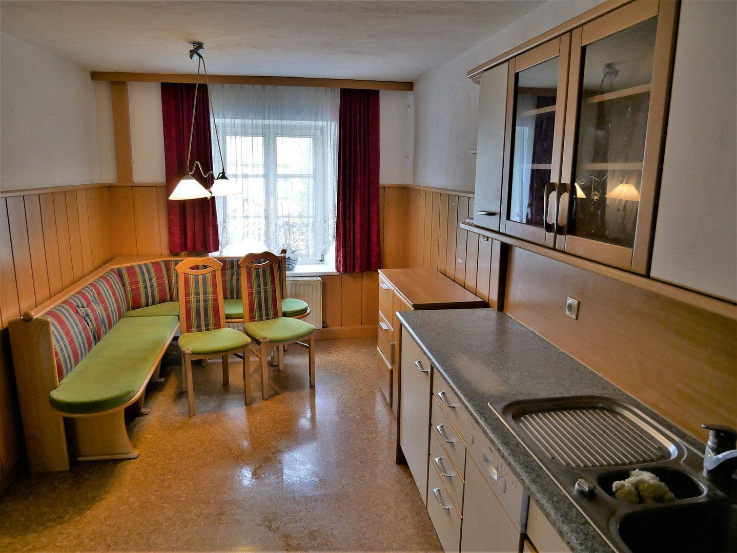 Predaj domu 390 m², pozemek 950 m², Hauptstraße 75, Frankenmarkt, Horné Rakúsko Predaj domu 390 m², pozemek 950 m², Hauptstraße 75, Frankenmarkt, Horné Rakúsko