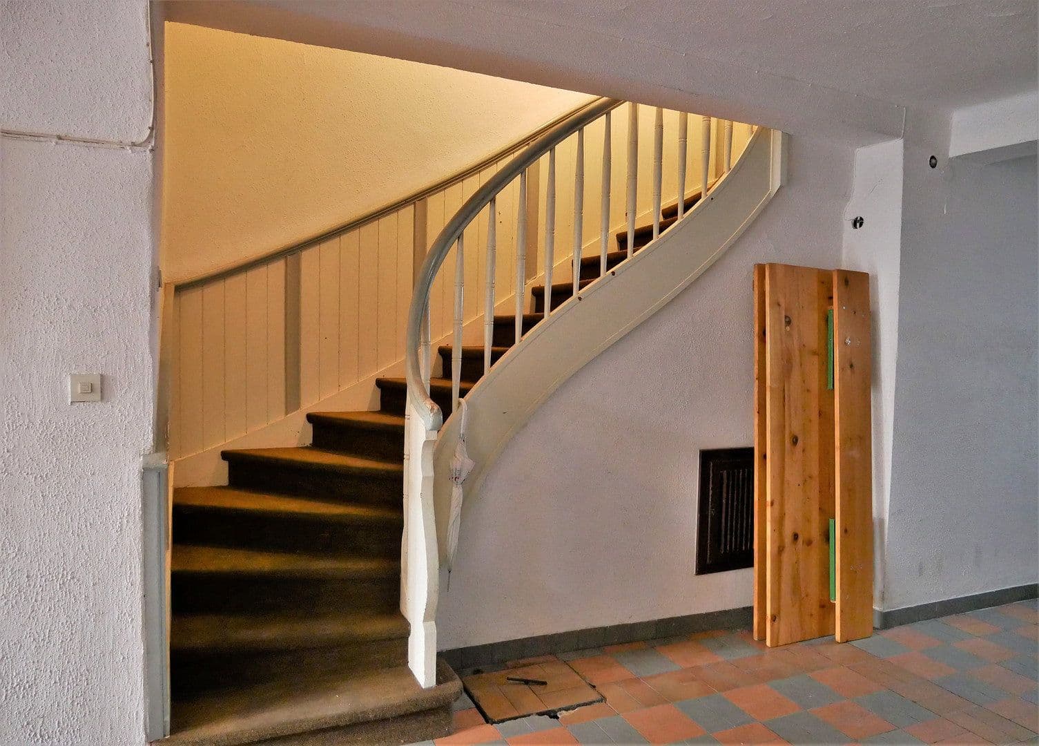 Predaj domu 390 m², pozemek 950 m², Hauptstraße 75, Frankenmarkt, Horné Rakúsko Predaj domu 390 m², pozemek 950 m², Hauptstraße 75, Frankenmarkt, Horné Rakúsko