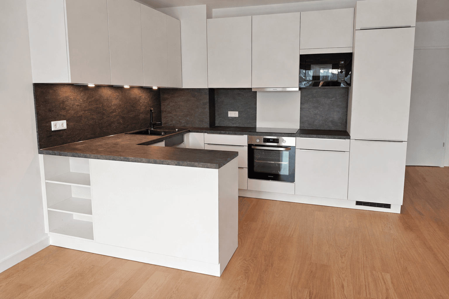 Prenájom bytu 4-izbový 93 m², Donnersbergring 4, Darmstadt, Hesensko Prenájom bytu 4-izbový 93 m², Donnersbergring 4, Darmstadt, Hesensko