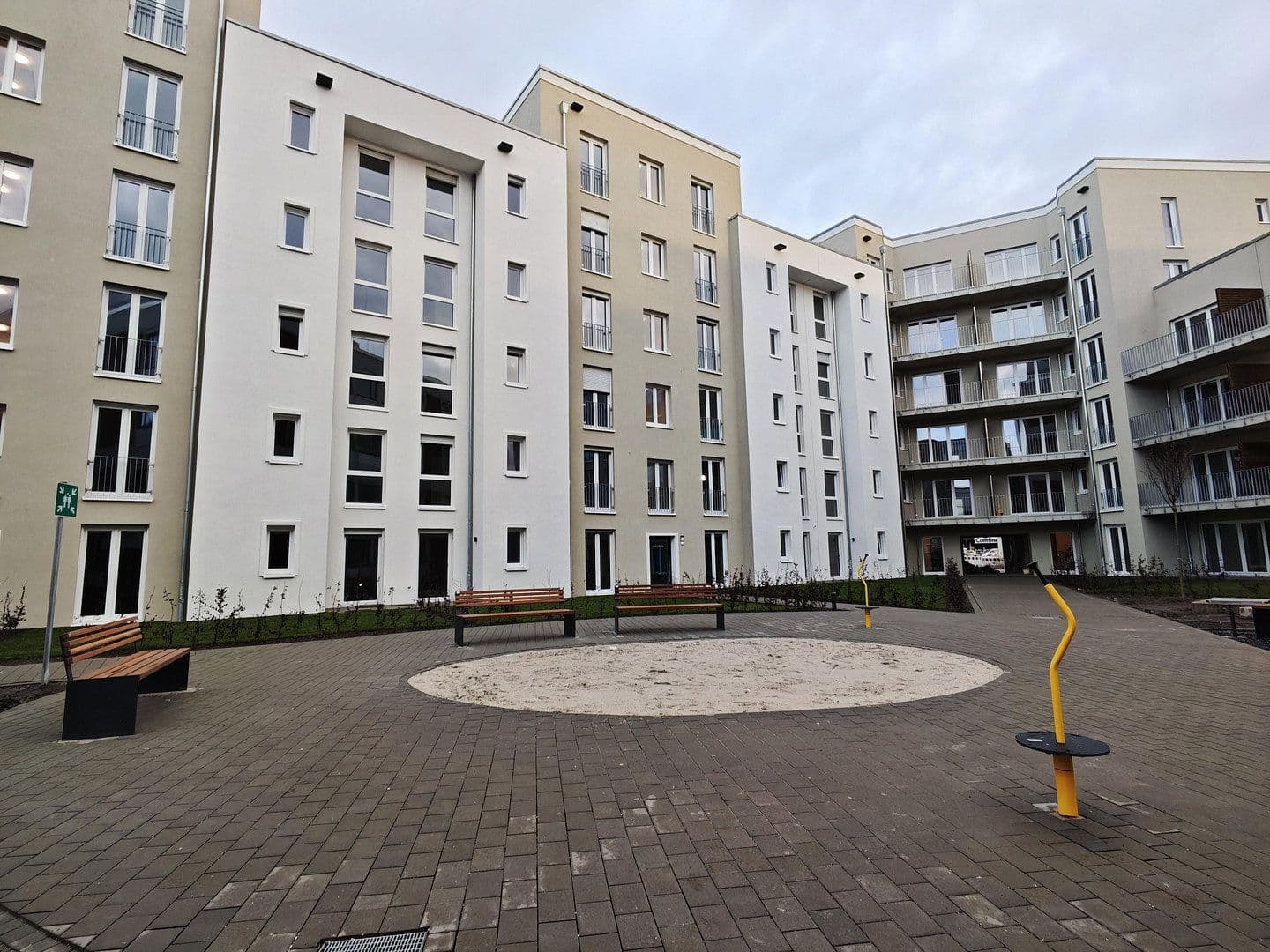 Prenájom bytu 4-izbový 93 m², Donnersbergring 4, Darmstadt, Hesensko Prenájom bytu 4-izbový 93 m², Donnersbergring 4, Darmstadt, Hesensko