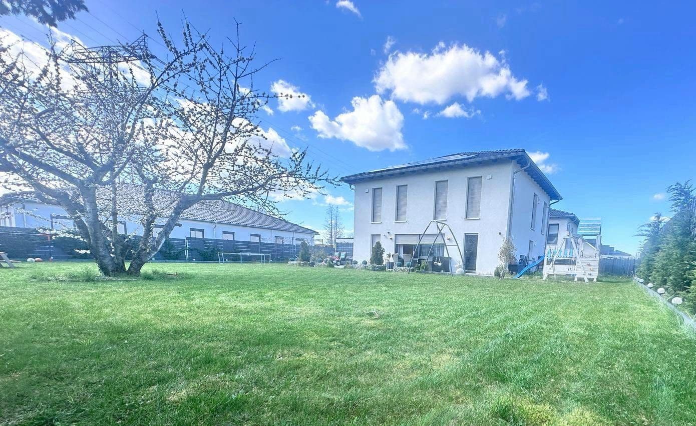 Predaj domu 160 m², pozemek 700 m², Taucha, Sasko Predaj domu 160 m², pozemek 700 m², Taucha, Sasko