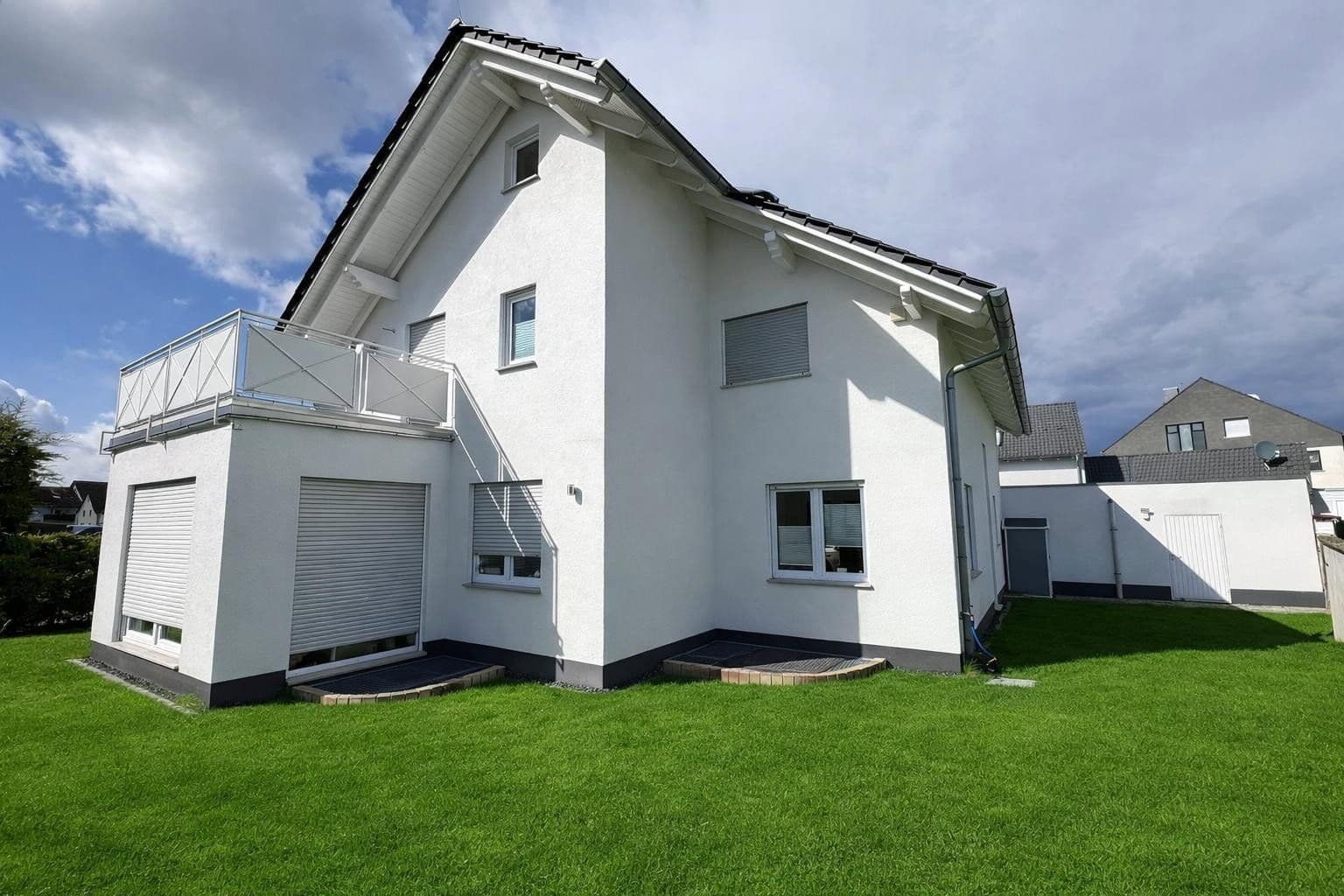 Predaj domu 205 m², pozemek 450 m², Rodgau, Hesensko Predaj domu 205 m², pozemek 450 m², Rodgau, Hesensko