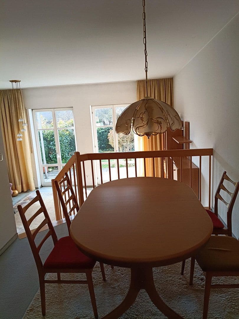 Predaj domu 146 m², pozemek 160 m², Alte Poststraße 27, Hohenkammer, Bavorsko Predaj domu 146 m², pozemek 160 m², Alte Poststraße 27, Hohenkammer, Bavorsko