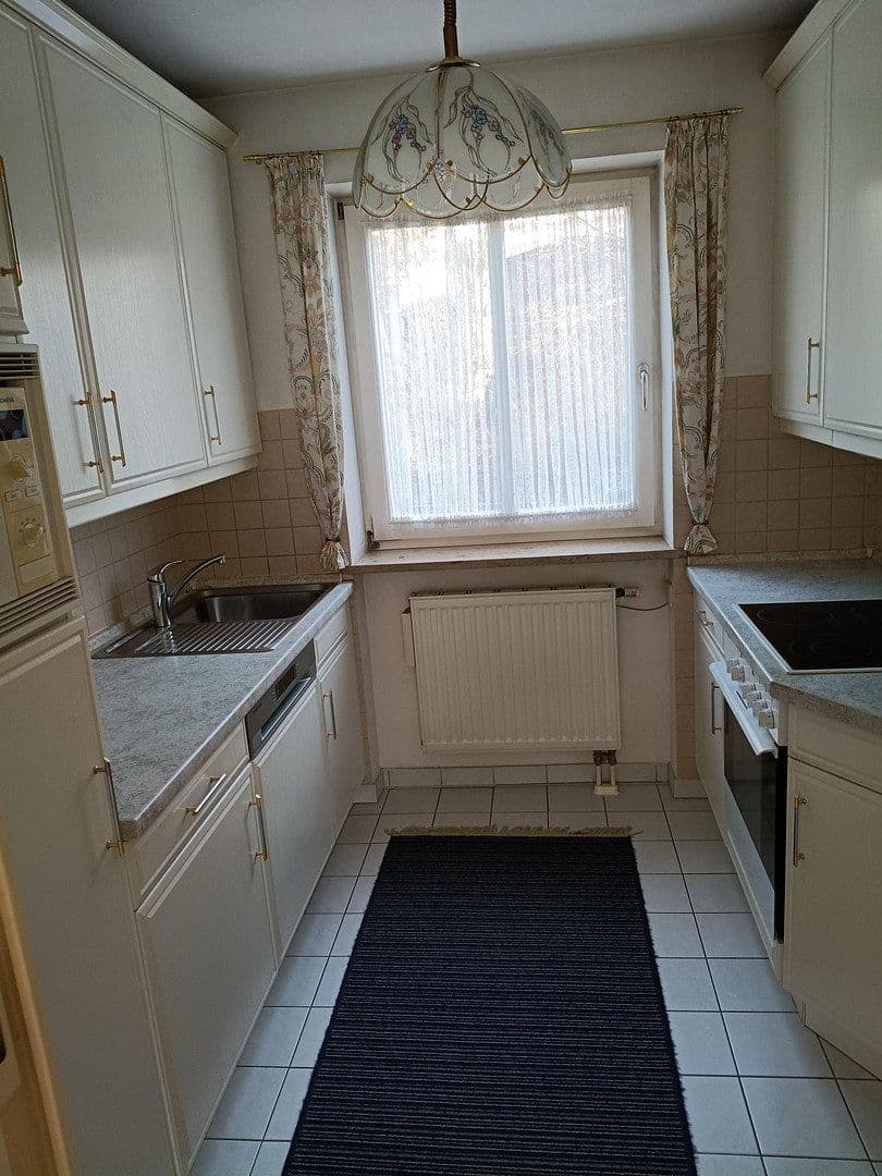 Predaj domu 146 m², pozemek 160 m², Alte Poststraße 27, Hohenkammer, Bavorsko Predaj domu 146 m², pozemek 160 m², Alte Poststraße 27, Hohenkammer, Bavorsko