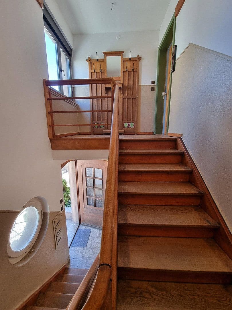 Predaj bytu 5-izbový 125 m², Lessingstr. 23, Singen (Hohentwiel), Bádensko-Wurttembersko Predaj bytu 5-izbový 125 m², Lessingstr. 23, Singen (Hohentwiel), Bádensko-Wurttembersko