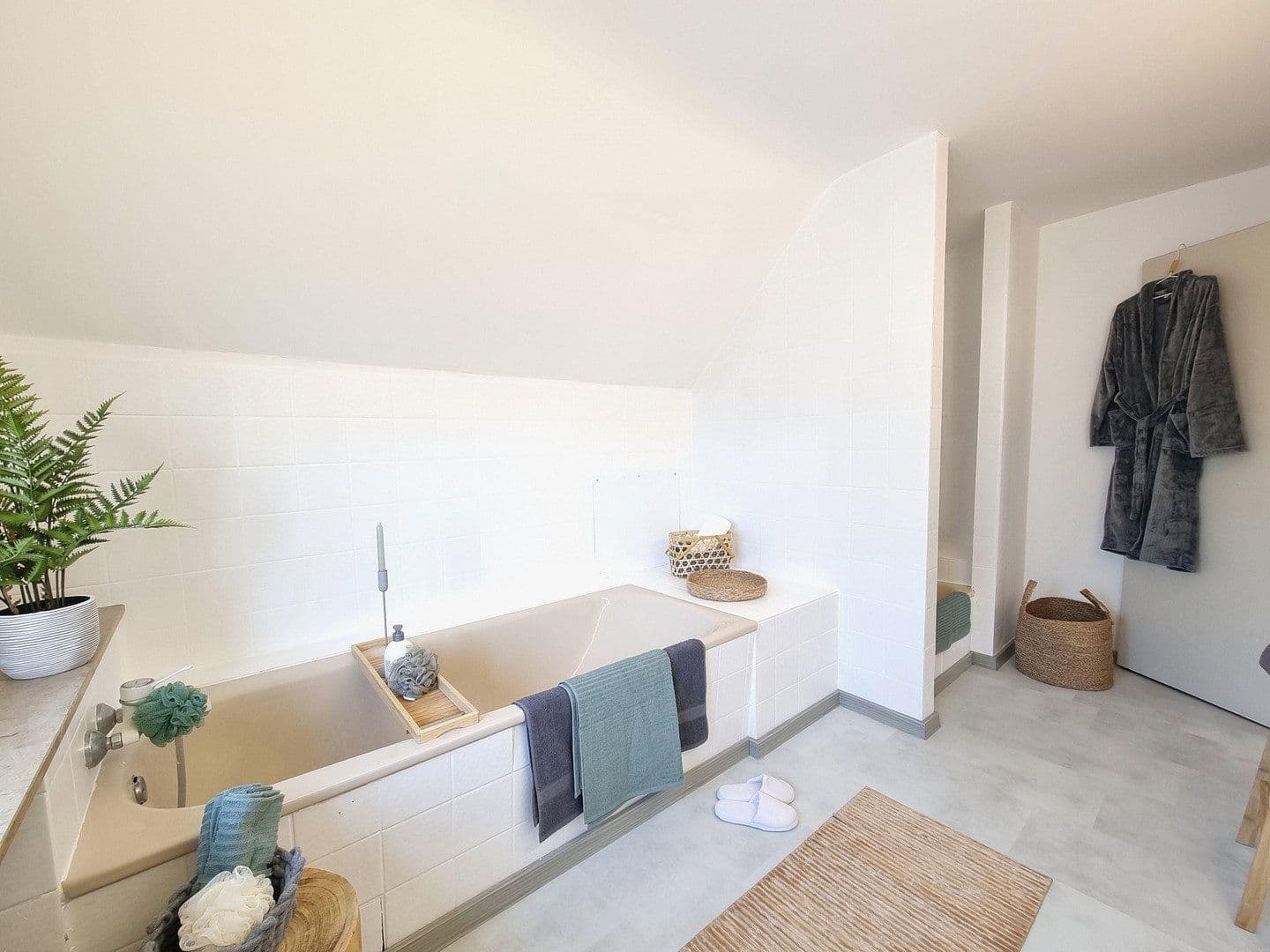 Predaj bytu 5-izbový 125 m², Lessingstr. 23, Singen (Hohentwiel), Bádensko-Wurttembersko Predaj bytu 5-izbový 125 m², Lessingstr. 23, Singen (Hohentwiel), Bádensko-Wurttembersko