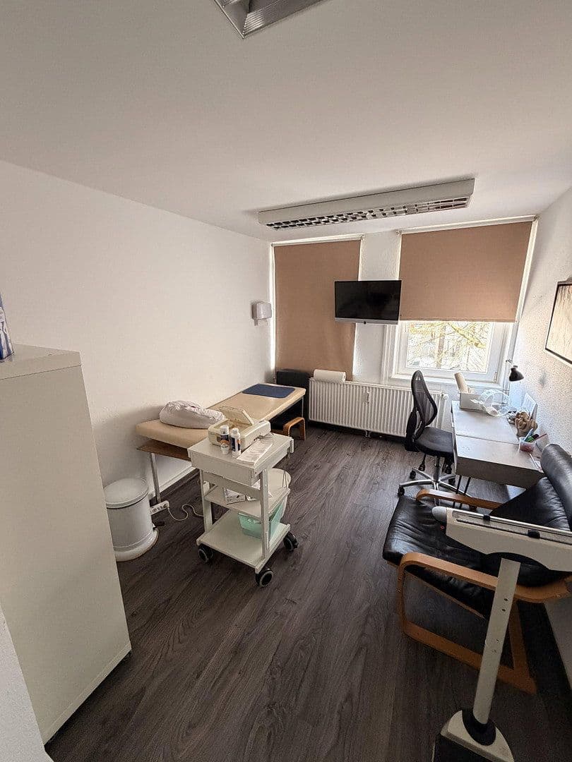 Prenájom kancelárie 170 m², Bismarckstraße 4, Pinneberg, Šlezvicko-Holštajnsko Prenájom kancelárie 170 m², Bismarckstraße 4, Pinneberg, Šlezvicko-Holštajnsko