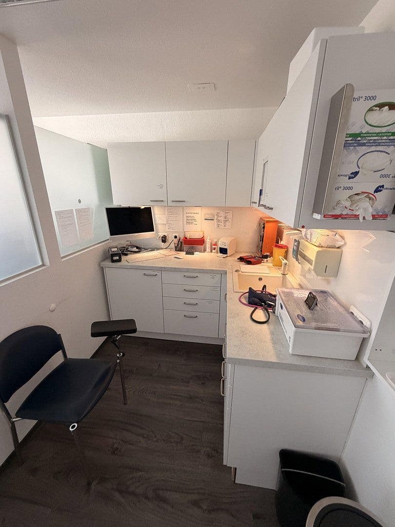 Prenájom kancelárie 170 m², Bismarckstraße 4, Pinneberg, Šlezvicko-Holštajnsko Prenájom kancelárie 170 m², Bismarckstraße 4, Pinneberg, Šlezvicko-Holštajnsko