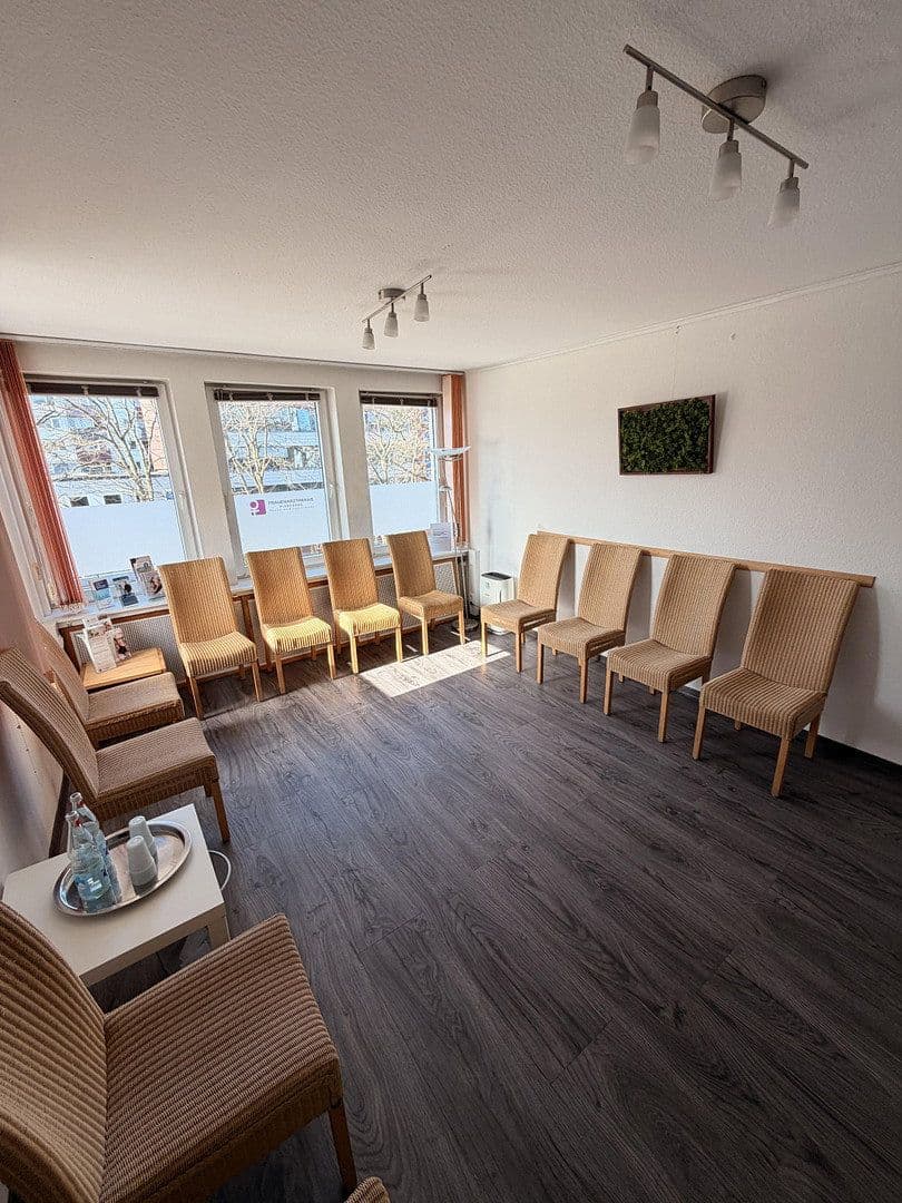 Prenájom kancelárie 170 m², Bismarckstraße 4, Pinneberg, Šlezvicko-Holštajnsko Prenájom kancelárie 170 m², Bismarckstraße 4, Pinneberg, Šlezvicko-Holštajnsko