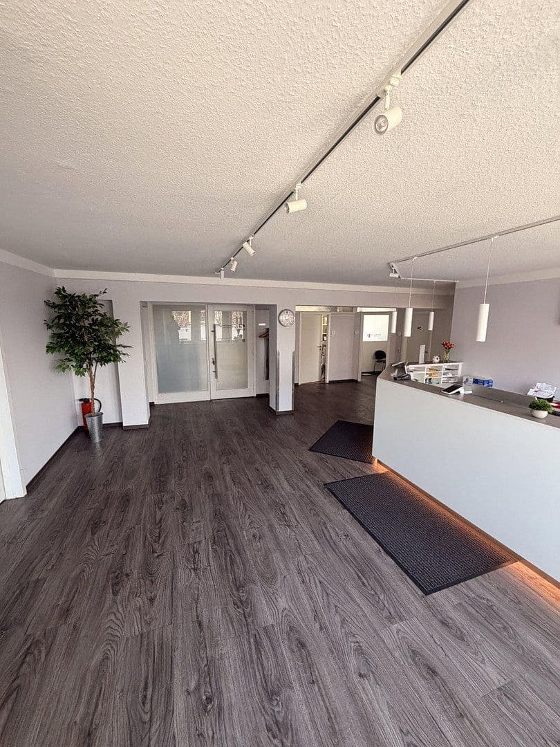 Prenájom kancelárie 170 m², Bismarckstraße 4, Pinneberg, Šlezvicko-Holštajnsko Prenájom kancelárie 170 m², Bismarckstraße 4, Pinneberg, Šlezvicko-Holštajnsko