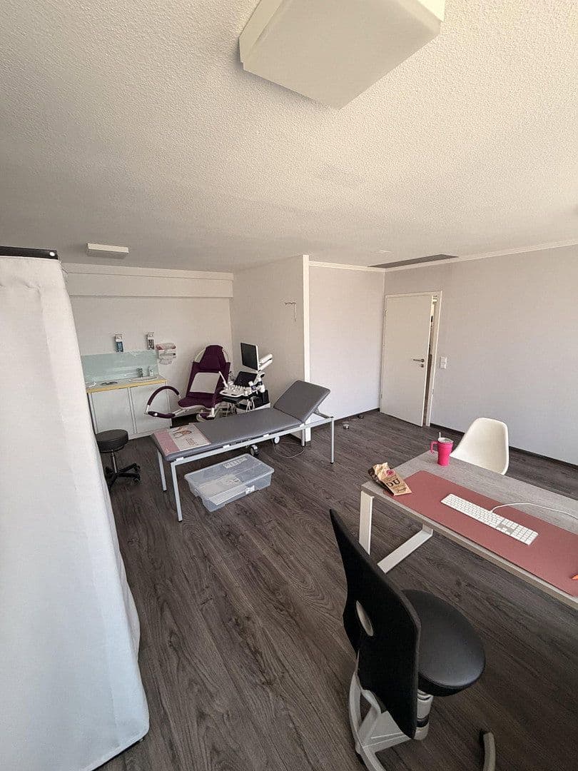 Prenájom kancelárie 170 m², Bismarckstraße 4, Pinneberg, Šlezvicko-Holštajnsko Prenájom kancelárie 170 m², Bismarckstraße 4, Pinneberg, Šlezvicko-Holštajnsko