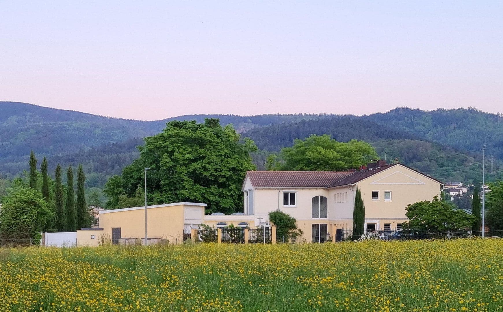 Predaj domu 450 m², pozemek 5.000 m², Gernsbach, Bádensko-Wurttembersko Predaj domu 450 m², pozemek 5.000 m², Gernsbach, Bádensko-Wurttembersko