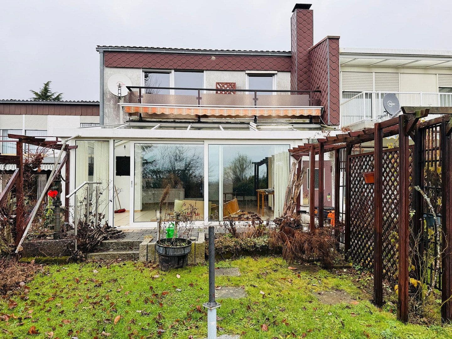 Predaj domu 140 m², pozemek 259 m², Rostocker Straße 20, Saarbrücken, Sársko Predaj domu 140 m², pozemek 259 m², Rostocker Straße 20, Saarbrücken, Sársko