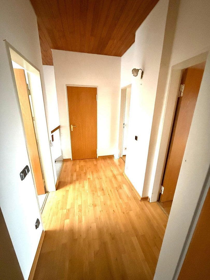 Predaj domu 140 m², pozemek 259 m², Rostocker Straße 20, Saarbrücken, Sársko Predaj domu 140 m², pozemek 259 m², Rostocker Straße 20, Saarbrücken, Sársko