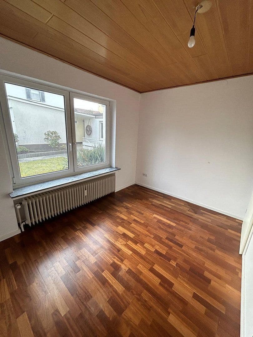 Prenájom bytu 4-izbový 105 m², Brakerstr. 17, Bielefeld, Severné Porýnie - Westfálsko Prenájom bytu 4-izbový 105 m², Brakerstr. 17, Bielefeld, Severné Porýnie - Westfálsko
