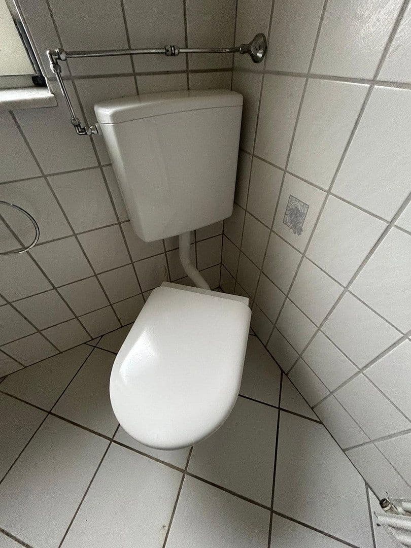 Prenájom bytu 4-izbový 105 m², Brakerstr. 17, Bielefeld, Severné Porýnie - Westfálsko Prenájom bytu 4-izbový 105 m², Brakerstr. 17, Bielefeld, Severné Porýnie - Westfálsko